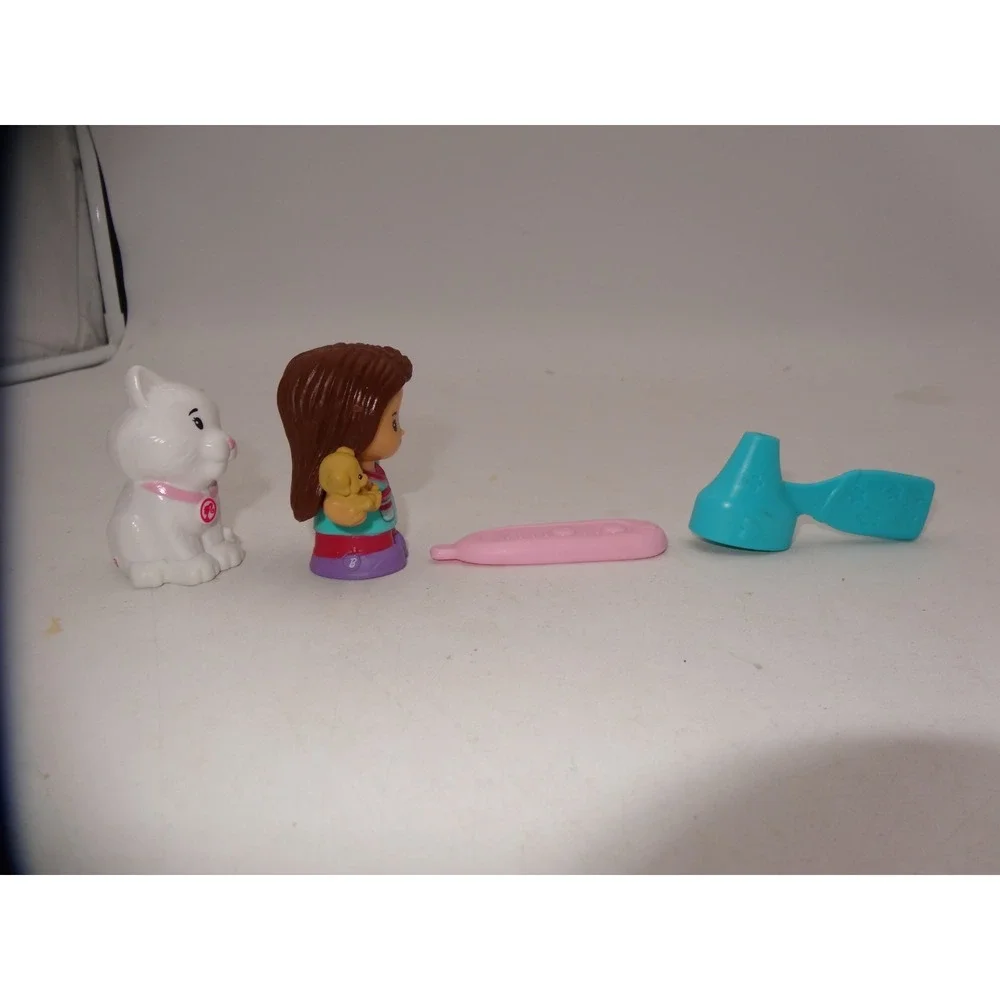 Fisher Price Little People Pet Grooming Center Shop Barbie Veterinarian Playset